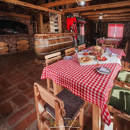 Kolibe Ravno Brdo Ljubis