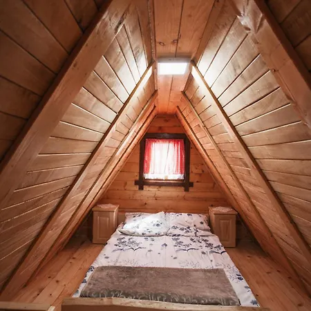 Kolibe Ravno Brdo * Ljubis