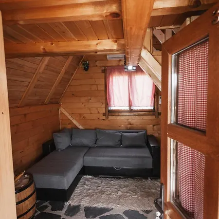 Kolibe Ravno Brdo * Ljubis