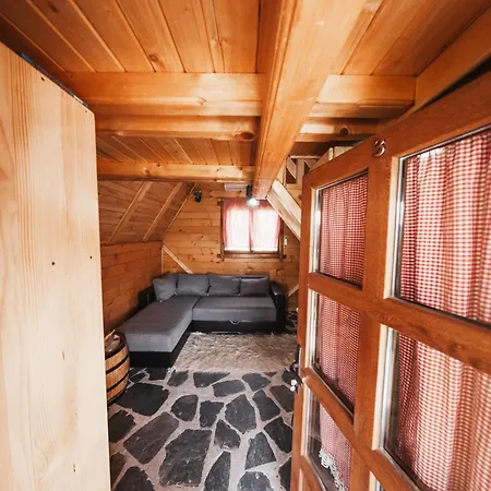 Holiday home Kolibe Ravno Brdo *