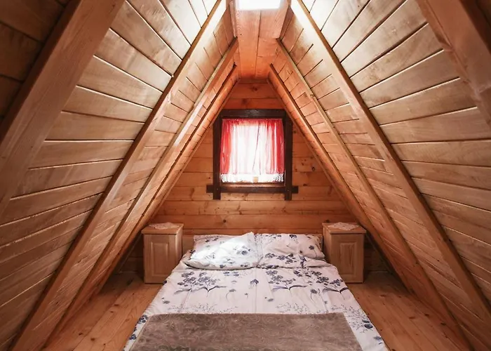 Kolibe Ravno Brdo * Ljubis