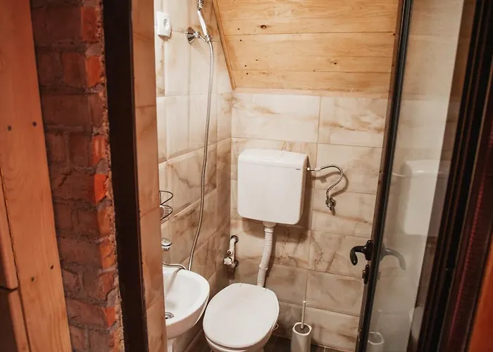 Kolibe Ravno Brdo * Ljubis