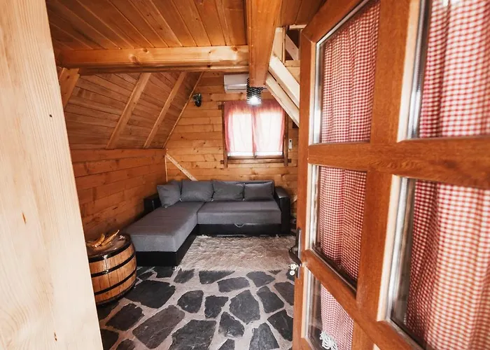 Feriehus Kolibe Ravno Brdo *