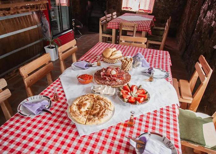 Kolibe Ravno Brdo Feriehus Ljubis